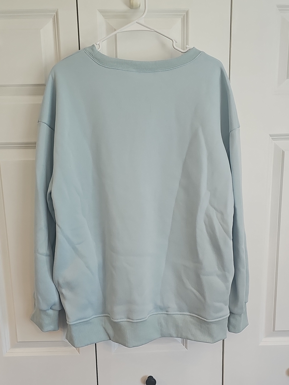 Light Blue Women's Crewneck Sweatshirt W/ Pockets